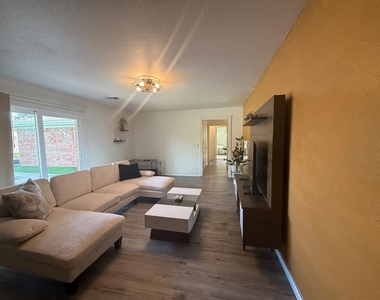 5825 Nw 86th Street - Photo Thumbnail 22