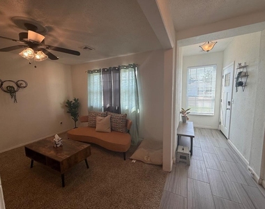 5825 Nw 86th Street - Photo Thumbnail 7