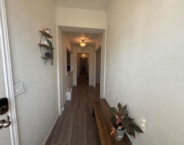 5825 Nw 86th Street - Photo Thumbnail 3