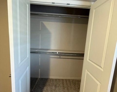 913 Coles Creek - Photo Thumbnail 16