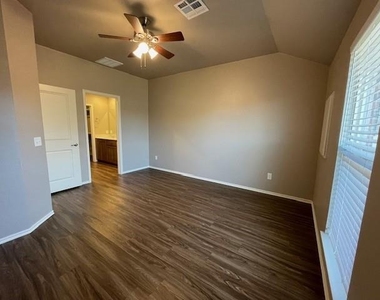 913 Coles Creek - Photo Thumbnail 22