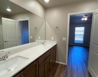 913 Coles Creek - Photo Thumbnail 27