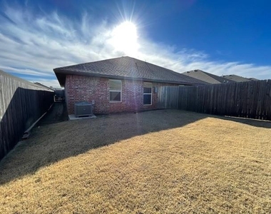 913 Coles Creek - Photo Thumbnail 28