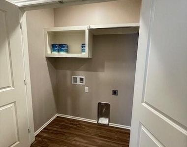 913 Coles Creek - Photo Thumbnail 14
