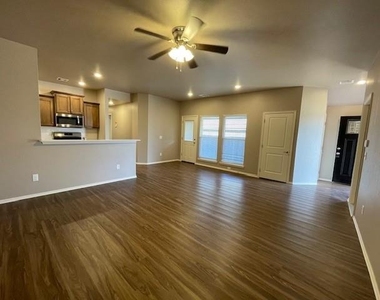 913 Coles Creek - Photo Thumbnail 5
