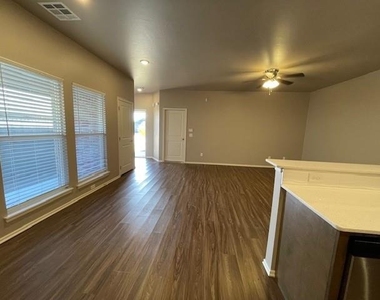 913 Coles Creek - Photo Thumbnail 12