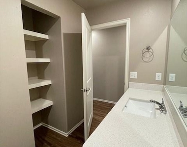 913 Coles Creek - Photo Thumbnail 19