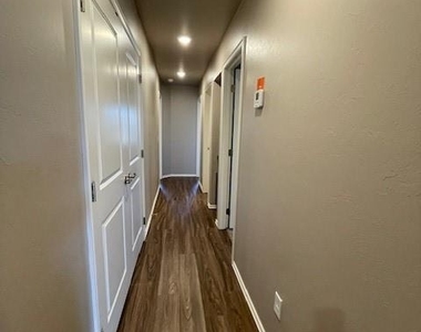 913 Coles Creek - Photo Thumbnail 13