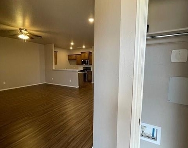 913 Coles Creek - Photo Thumbnail 3