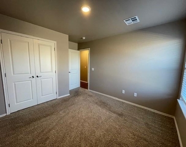 913 Coles Creek - Photo Thumbnail 20