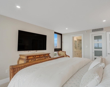 5380 N Ocean Drive - Photo Thumbnail 29