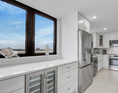 5380 N Ocean Drive - Photo Thumbnail 12