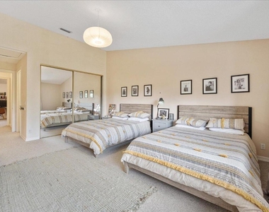2585 Sheltingham Drive - Photo Thumbnail 28