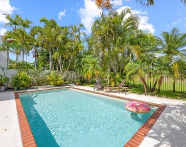 2585 Sheltingham Drive - Photo Thumbnail 38