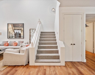 2585 Sheltingham Drive - Photo Thumbnail 26