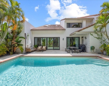 2585 Sheltingham Drive - Photo Thumbnail 40