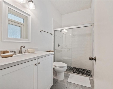 2585 Sheltingham Drive - Photo Thumbnail 23