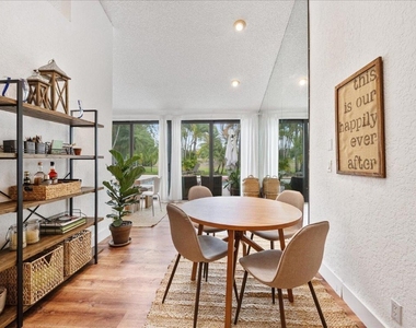 2585 Sheltingham Drive - Photo Thumbnail 15