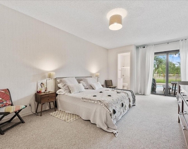 2585 Sheltingham Drive - Photo Thumbnail 18