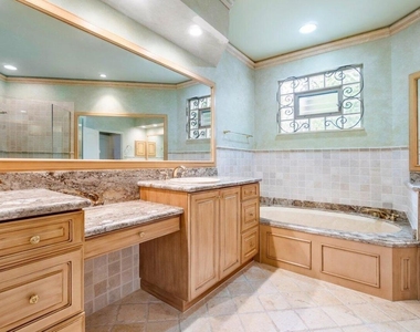 8161 Quail Meadow Way - Photo Thumbnail 8