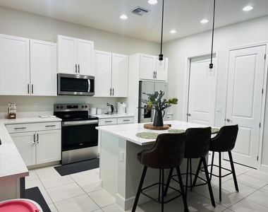 5461 Pecan Drive - Photo Thumbnail 7