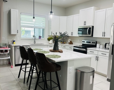 5461 Pecan Drive - Photo Thumbnail 6