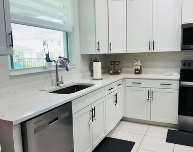 5461 Pecan Drive - Photo Thumbnail 9