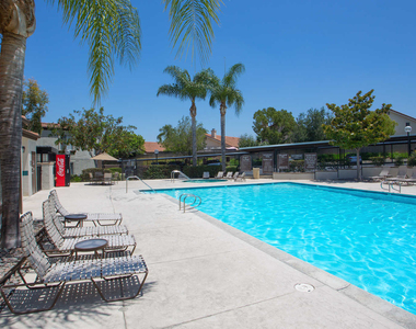 2851 Bedford Lane - Photo Thumbnail 14