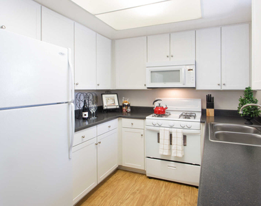 2851 Bedford Lane - Photo Thumbnail 4