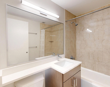 10 Hanover Square - Photo Thumbnail 4