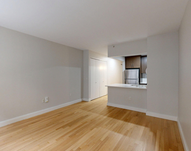 10 Hanover Square - Photo Thumbnail 3