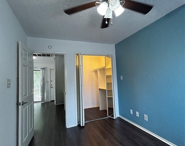 708 Graham Pl - Photo Thumbnail 4