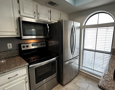 708 Graham Pl - Photo Thumbnail 1