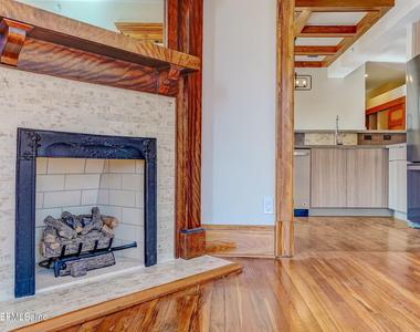 122 E Duval Street - Photo Thumbnail 8