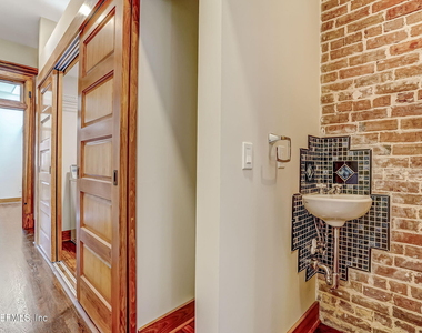 122 E Duval Street - Photo Thumbnail 10