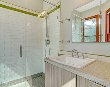 122 E Duval Street - Photo Thumbnail 12