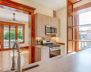 122 E Duval Street - Photo Thumbnail 1