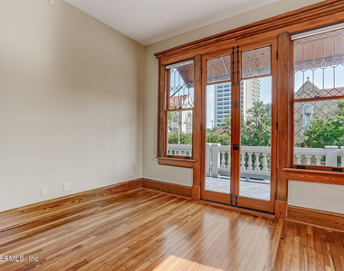 122 E Duval Street - Photo Thumbnail 7