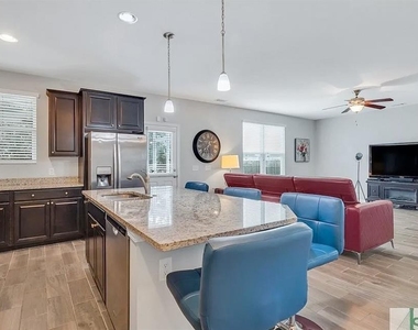 365 Southwilde Way - Photo Thumbnail 16
