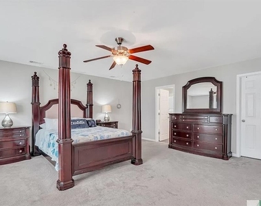 365 Southwilde Way - Photo Thumbnail 5