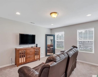 365 Southwilde Way - Photo Thumbnail 26