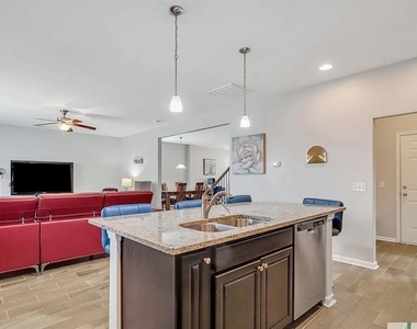365 Southwilde Way - Photo Thumbnail 18