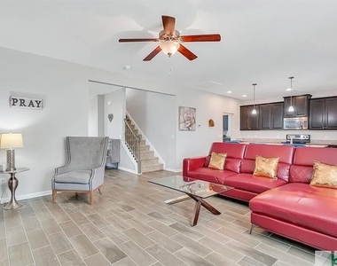 365 Southwilde Way - Photo Thumbnail 13