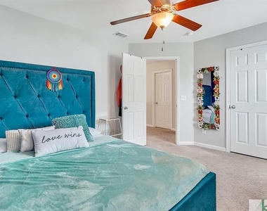 365 Southwilde Way - Photo Thumbnail 40