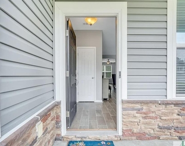 365 Southwilde Way - Photo Thumbnail 4