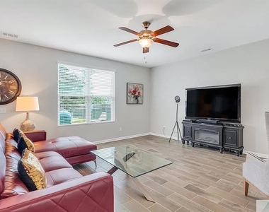 365 Southwilde Way - Photo Thumbnail 12