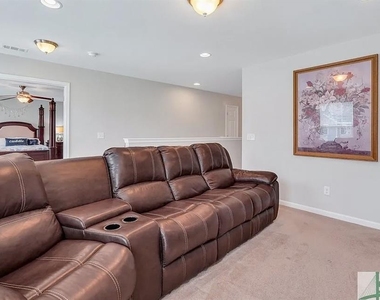365 Southwilde Way - Photo Thumbnail 29