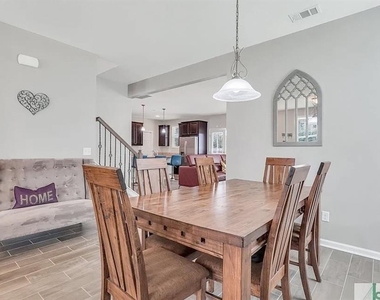 365 Southwilde Way - Photo Thumbnail 10