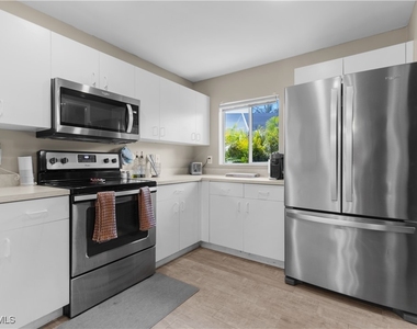 11568 Forest Mere Drive - Photo Thumbnail 9