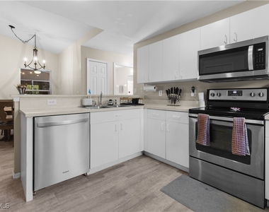 11568 Forest Mere Drive - Photo Thumbnail 8